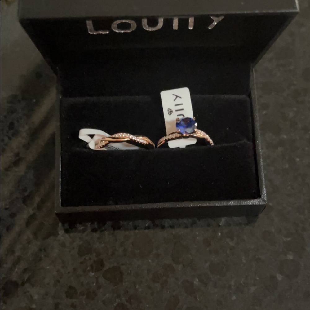 Womens Rings Size 7 - Picture 3 of 6